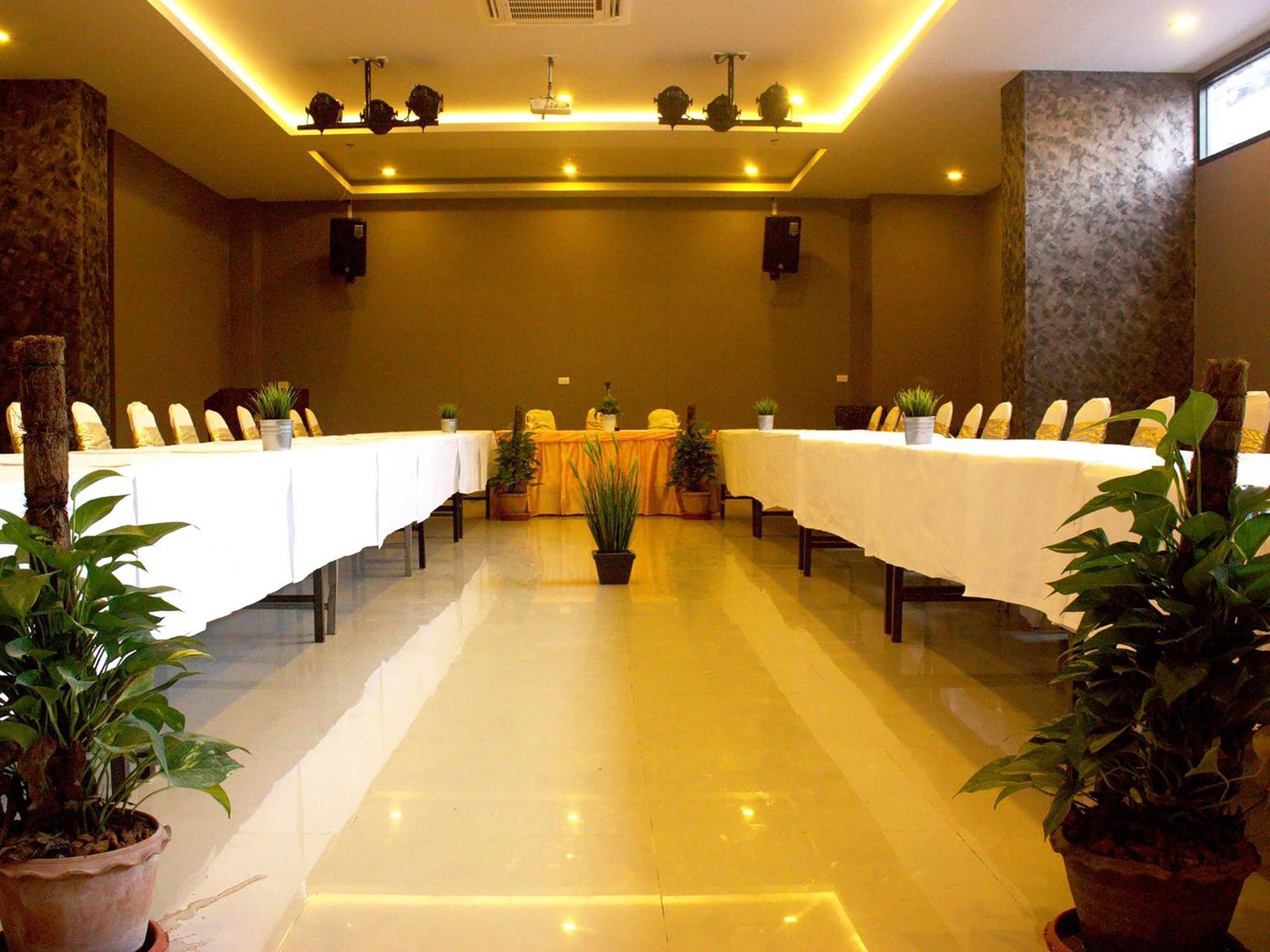 Gu Hotel Patong Пхукет Экстерьер фото